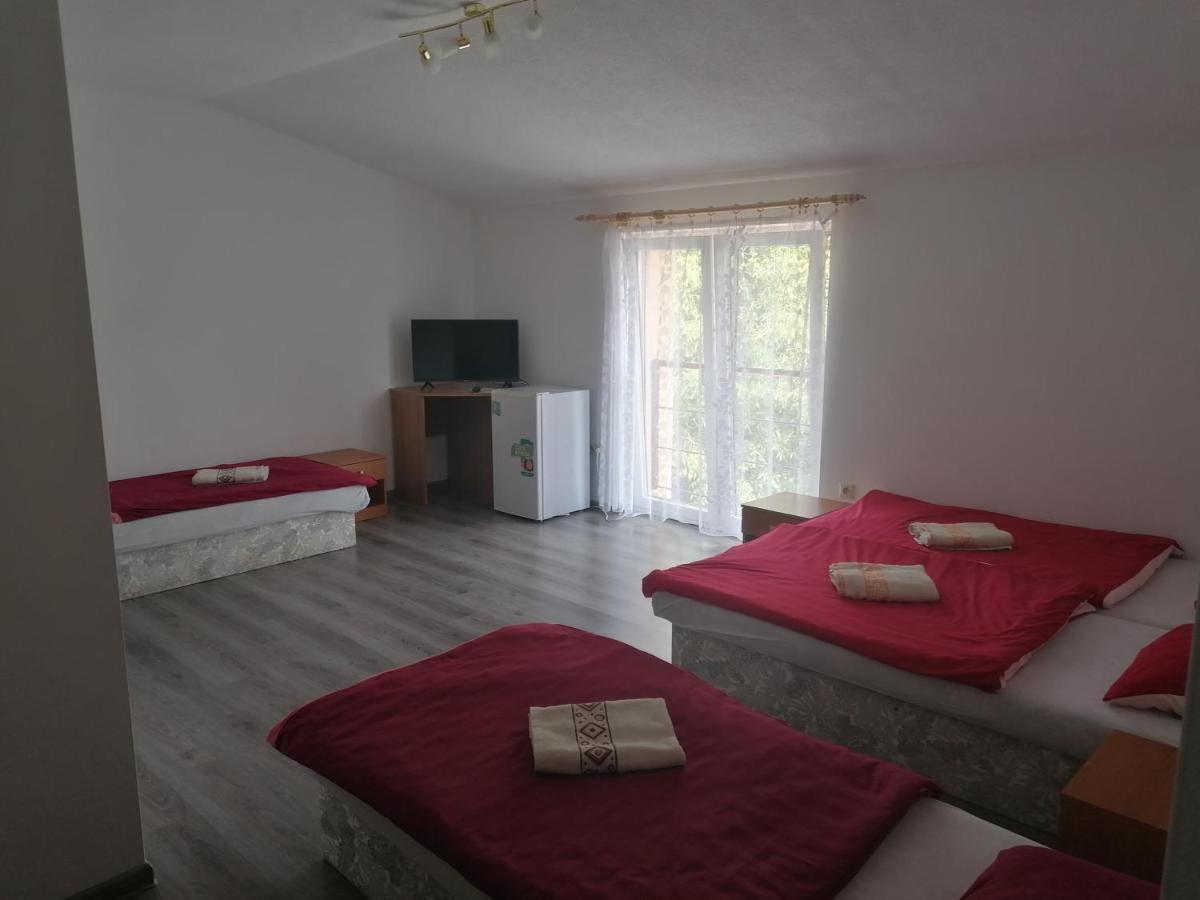 Penzion** Amalka Hrinova Экстерьер фото