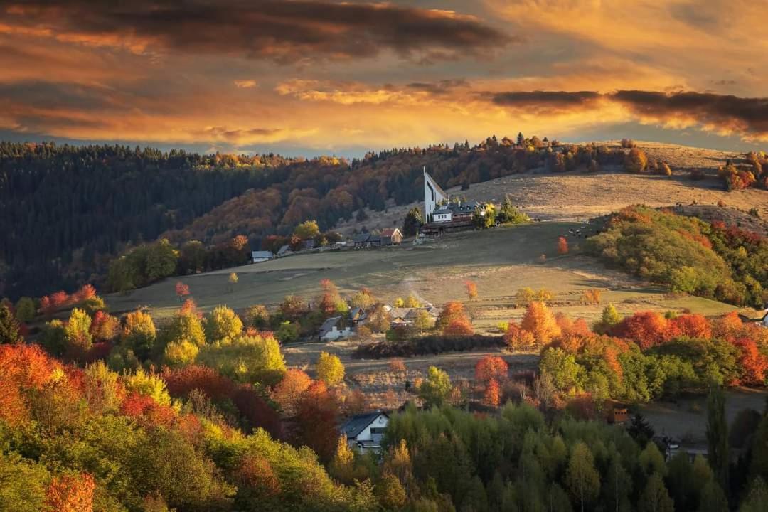Penzion** Amalka Hrinova Экстерьер фото